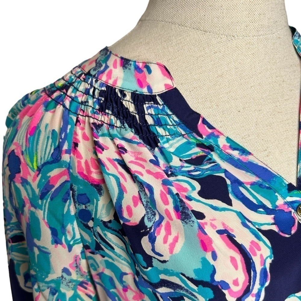 Lilly Pulitzer Elsa 100% Silk Smocked Bright Navy Caught Up Blouse Size XS - Picture 6 of 14